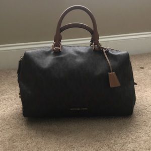 Michael kors purse/handbag